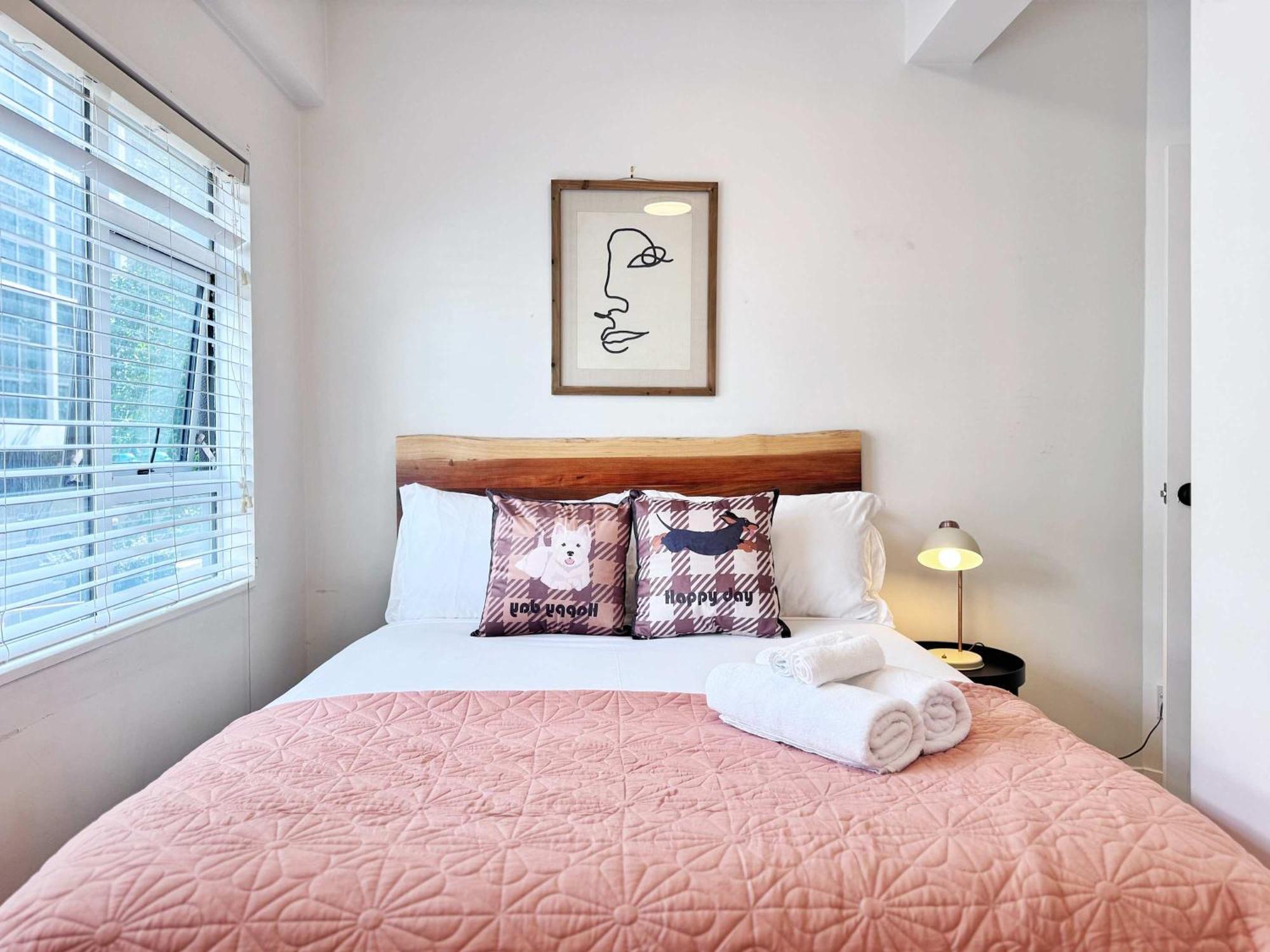 Prime Cbd 2br Near & Shopping *