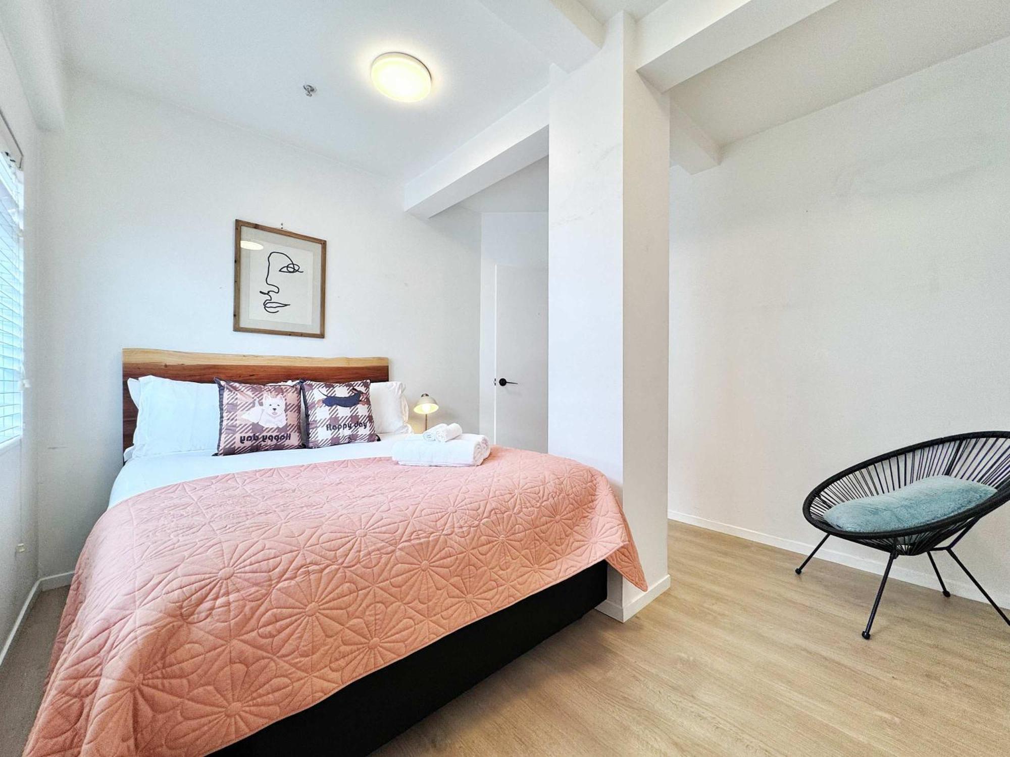 Prime Cbd 2br Near & Shopping *